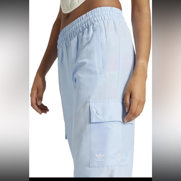 Adidas Originals Women's Essentials Woven Cargo Pants Xsmall MSRP$75 NWT - Picture 1 of 14